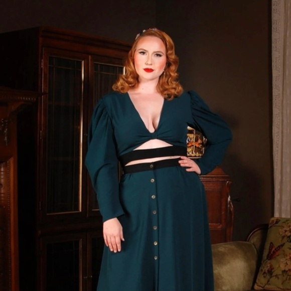 2X Selene Button Front Midi Skirt in Spruce Stretch Crepe - Picture 14 of 14